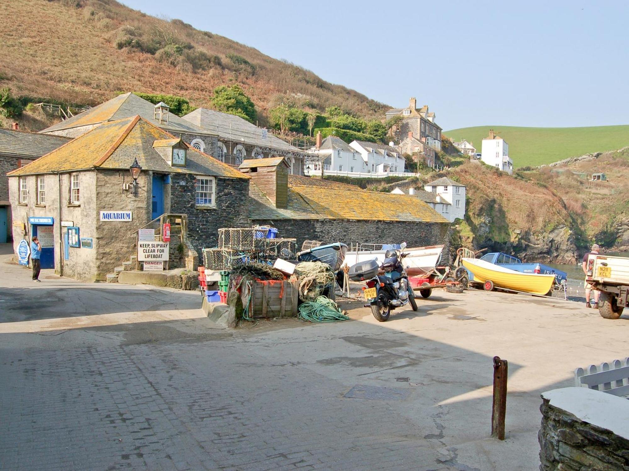 Lower Moon * Port Isaac